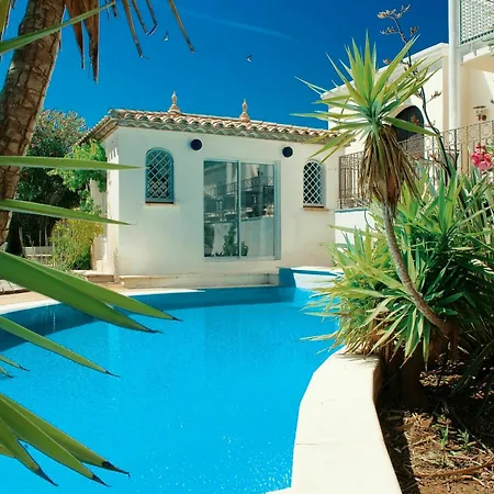 Hotel L'oasis Du Golf - Beziers